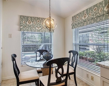 10072 Oakhurst Way - Photo Thumbnail 8