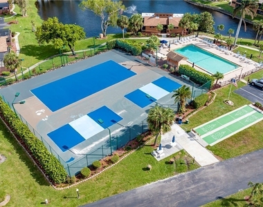 17334 Birchwood Lane - Photo Thumbnail 6