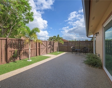 17334 Birchwood Lane - Photo Thumbnail 12