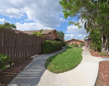 17334 Birchwood Lane - Photo Thumbnail 10