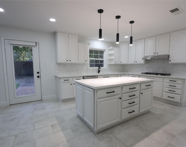 4839 Mcdermed Drive - Photo Thumbnail 9