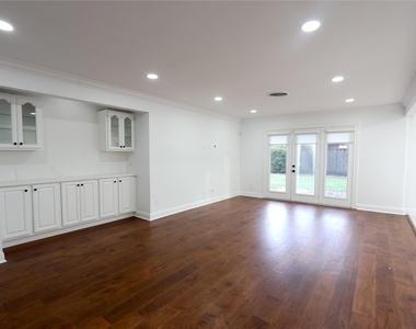 4839 Mcdermed Drive - Photo Thumbnail 7