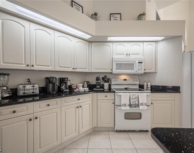 4412 Sw 26th Avenue - Photo Thumbnail 9