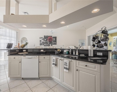 4412 Sw 26th Avenue - Photo Thumbnail 8