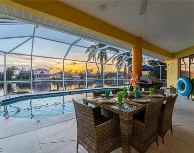4412 Sw 26th Avenue - Photo Thumbnail 4