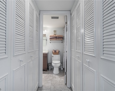 6220 Augusta Drive - Photo Thumbnail 2