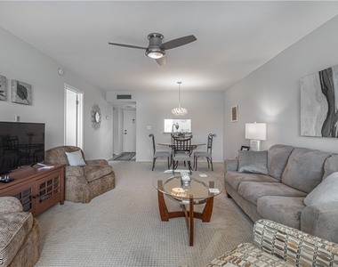6220 Augusta Drive - Photo Thumbnail 11