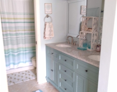 13076 Cross Creek Court - Photo Thumbnail 10