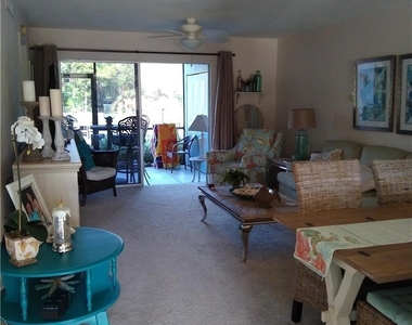 13076 Cross Creek Court - Photo Thumbnail 6