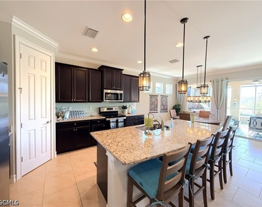 3920 King Edwards Street - Photo Thumbnail 3