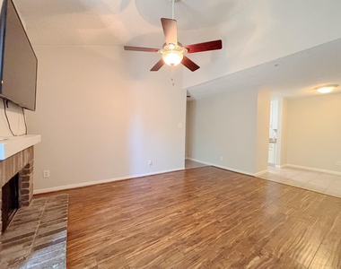 7900 N Stadium Drive - Photo Thumbnail 3