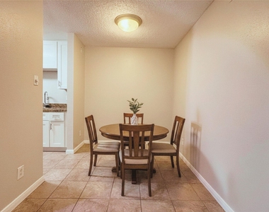 7900 N Stadium Drive - Photo Thumbnail 1