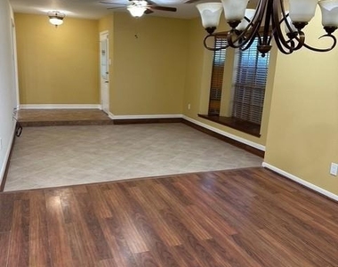 4503 Patterson Lane - Photo Thumbnail 6