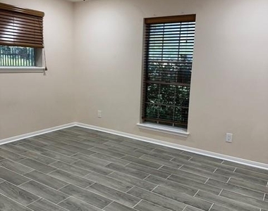 4503 Patterson Lane - Photo Thumbnail 19