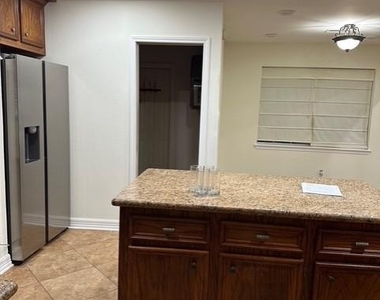 4503 Patterson Lane - Photo Thumbnail 10