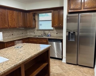 4503 Patterson Lane - Photo Thumbnail 9