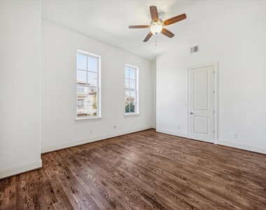 1407 Knox Street - Photo Thumbnail 16