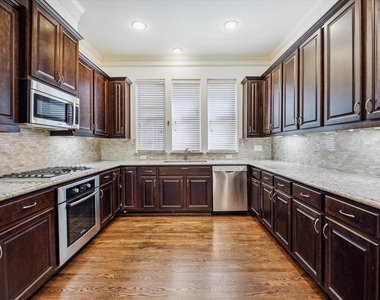 1407 Knox Street - Photo Thumbnail 10
