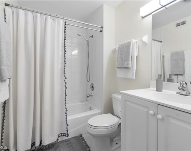 290 4th Street S - Photo Thumbnail 13
