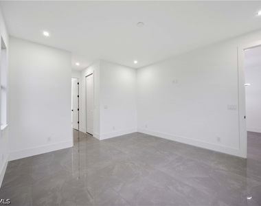 2619 23rd Street W - Photo Thumbnail 16