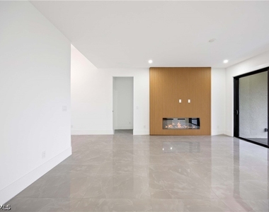 2619 23rd Street W - Photo Thumbnail 7