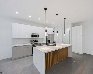 2619 23rd Street W - Photo Thumbnail 11