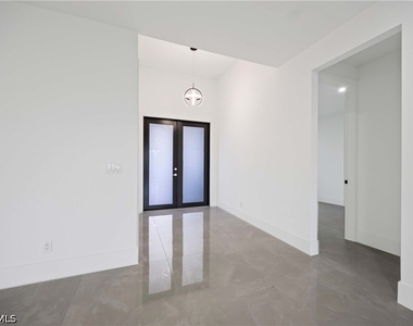 2619 23rd Street W - Photo Thumbnail 3