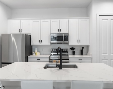 551 97th Avenue N - Photo Thumbnail 7