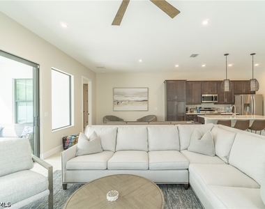 822 105th Avenue N - Photo Thumbnail 6