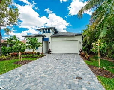822 105th Avenue N - Photo Thumbnail 1