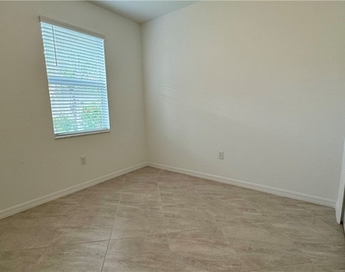 2066 Tamarron Lane - Photo Thumbnail 14