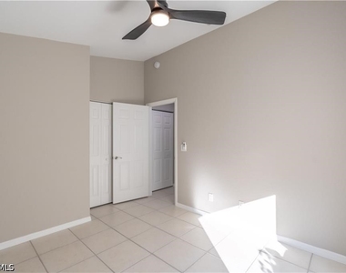 1704 Royal Circle - Photo Thumbnail 19