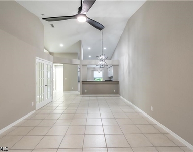 1704 Royal Circle - Photo Thumbnail 6