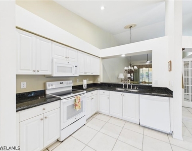 1704 Royal Circle - Photo Thumbnail 9