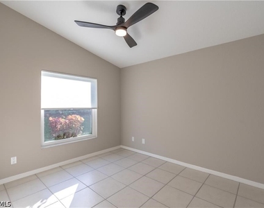 1704 Royal Circle - Photo Thumbnail 18