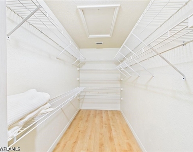 1704 Royal Circle - Photo Thumbnail 17