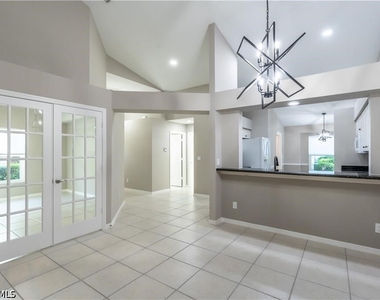 1704 Royal Circle - Photo Thumbnail 3