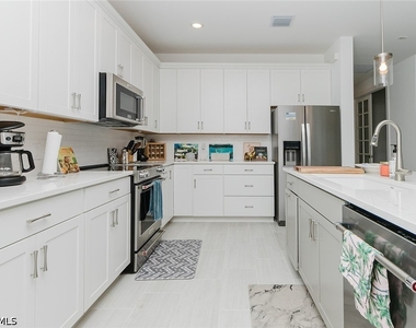 5939 Gala Drive - Photo Thumbnail 6