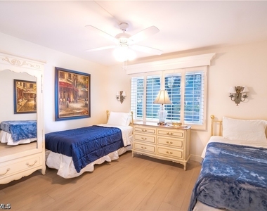 388 4th Avenue S - Photo Thumbnail 4