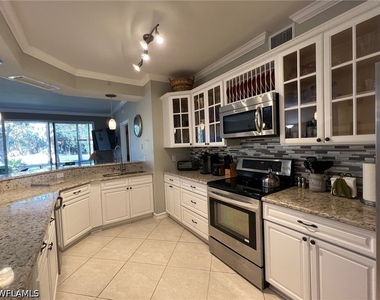 8125 Celeste Drive - Photo Thumbnail 4