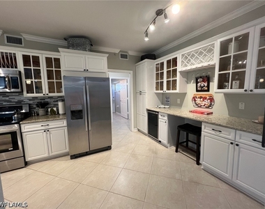 8125 Celeste Drive - Photo Thumbnail 11