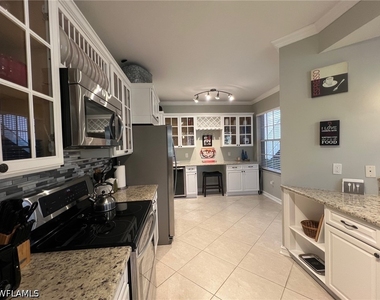 8125 Celeste Drive - Photo Thumbnail 5
