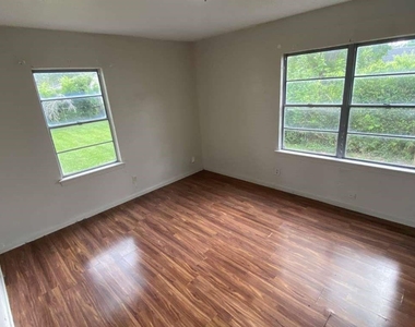 5715 Belmark Street - Photo Thumbnail 7