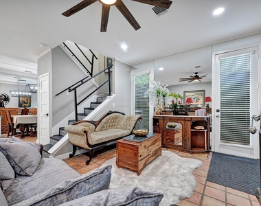 2100 Commonwealth Street - Photo Thumbnail 4