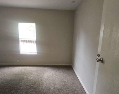 11926 Greensbrook Forest Drive - Photo Thumbnail 5
