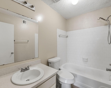 1310 Brenda Lane - Photo Thumbnail 15