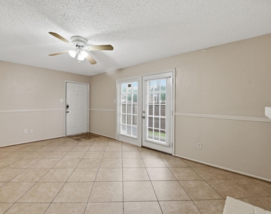 1310 Brenda Lane - Photo Thumbnail 6