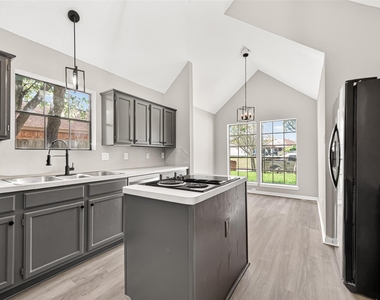 4906 Pleasure Lake Lane - Photo Thumbnail 13