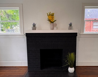 1569 Elliott Street - Photo Thumbnail 3