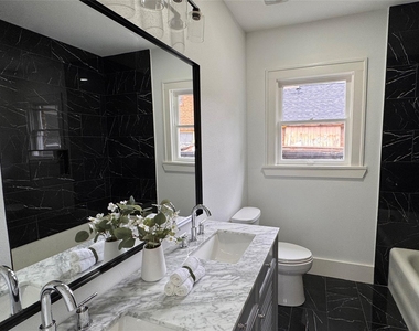 1569 Elliott Street - Photo Thumbnail 8